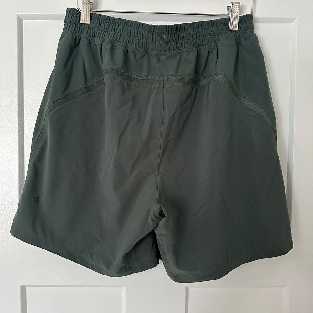 Lululemon Pace Breaker 7" Inseam Men's Shorts Medium Green. like brand new